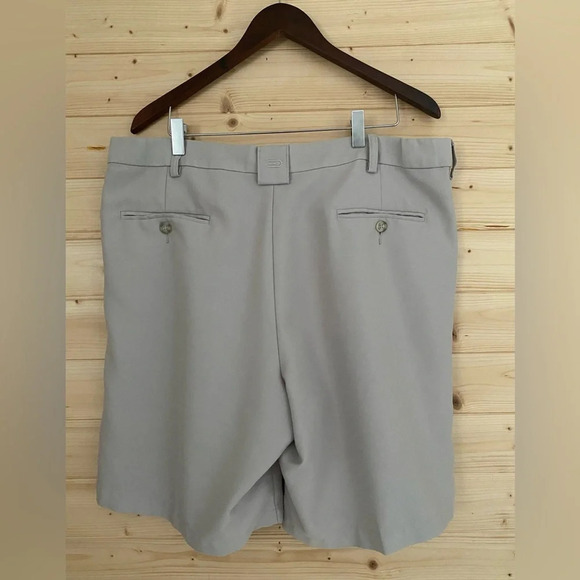 DOCKERS Golf Men’s 38" W Beige Pleated Front Belt Looped Shorts 9” Inseam - Picture 3 of 10